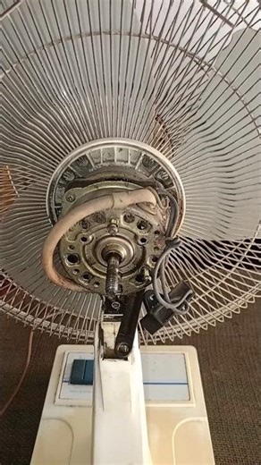 Table Fan Running But Not Rotating? Fix in 5 Minutes! #electronics #service #techrepair #FanRepair