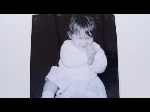 DOLLSHOUSE - My original dollshouse from 1960s that I had as a child - house tour!