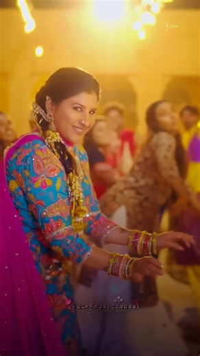 Vinnu on Instagram: "𝐅𝐨𝐥𝐤 𝐯𝐢𝐛𝐞...🤩... #folksongstelugu #trendingfolksongs #telugufoljsongstatus #telugudjsongs #telugudjmix #djsongstelugu #telugutiktok #janulyri #telanganafolksongs #folkmusic2023 #explore#folkgood #instagood #folkmusic #explorepage"