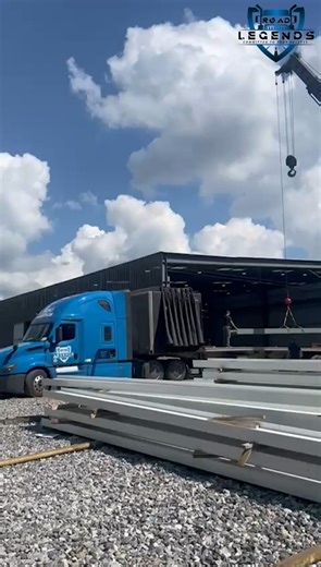 Loading Steel Beams | Conestoga Trailer in Action 🚛💪