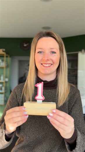 Au Miroir d'Océ | Coiffeur et Barbier on Instagram: "✨1 AN DEJA! ✨ Il y a un an, je reprenais le salon avec beaucoup d’envie et de motivation. Aujourd’hui, je tiens à vous remercier du fond du cœur ❤️ Nos clients pour leur confiance et leur fidélité, Sophie pour son engagement et son professionnalisme🥰 Cette première année a été riche en belles rencontres et en partage. Ce n’est que le début... et j’ai hâte de continuer cette belle aventure à vos côtés✨ ••• ✨Au Miroir d’Océ 📍18 rue de la Marne