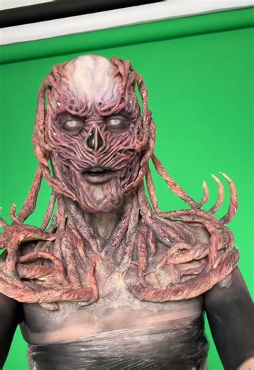 Maquillaje de Stranger Things 🙊 23horas resumidas en 7 minutos 😹🩷 | Stranger Things