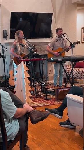 1ST SHOW ON OUR 5 MONTH TOUR!!