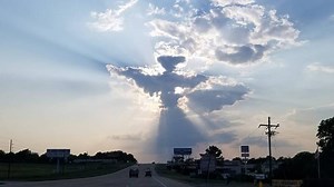 ‘Glowing angel’ cloud formation appears in the sky in Texas
