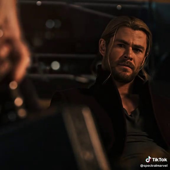 Capitán América Levanta el Mjolnir - Edición de Steve Rogers | Marvel