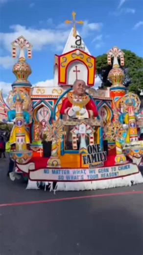 ONE FAMILY ON BAY: New Year’s Day 2026 saw One Family officially take over Bay Street for the Junkanoo Parade. The group brought bold energy and spirited creativity under the theme “No Matter What We Gern to Church! So What’s Your Reason?” | Eyewitness News Bahamas