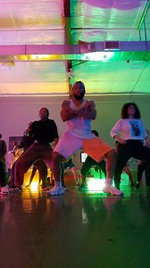 Join💦 SweatJam🎶 Dance Fitness it's a whole VIBE 🔥 all routines are Choreographed by @lucious_lt Subscribe to(www.sweatjam.online) now to stay in the know when it launches for tutorials, full videos, Lives etc coming s👀n🔥 . #sweatjam #sweatjamwithlucious #sweatjamdancefitness . . #khalid #otw #dancefitness #dance #danceworkout #fitness #slowjams #randb | sweatjam