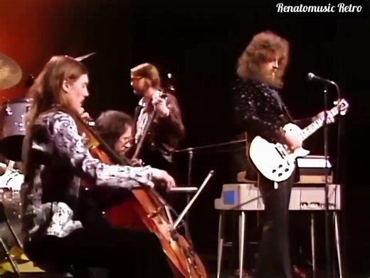 34K views · 945 reactions | Electric Light Orchestra / Showdown 1973 | Renatomusic Retro | Facebook