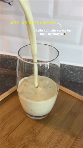 Diyetisyen Tuğba Adıyaman on Instagram: "Ödem atan Ananas smoothie 🍍 Ödem atmak veya direnç kilonuzu kırmak için lezzetsiz şeyler yiyip içmenize gerek yok size çok lezzetli bir önerim var 😋 Malzemeleri - 1 su bardağı laktozsuz kefir - 2-3 dilim ananas -1 kivi -1 tatlı kaşığı chia tohumu -1 tatlı kaşığı keten tohumu Ananas ve kivi ödem atmamıza yararken. Kefir, keten tohumu ve chia tohum ise bağırsak hareketliliğimizi artıracak. Üç gün kahvaltı yerine bu tarifi uygulayabilirsiniz 🍍 . . . . . 