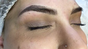Nano Needle Brows by Shador! First session. We used Swiss Color MB pigments. Color: Ebony (Iron oxide free). The Nano needle technique uses a fine needle that creates the most delicate hairstrokes. Unlike Microblading this technique uses a permanent make up machine which results in more defined longer lasting eyebrows. For pricing information please visit our website at Shadorstudio.com #brows #eyebrows #permanentmakeup #permanentcosmetics #makeupartist #makeup #browsonpoint #shadorsoe #shadorst