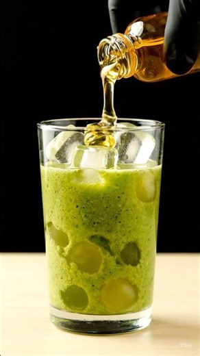 ASMR Kiwi & Green Grape Smoothie 🥝🍇 | Easy Refreshing Drink #shorts #asmr