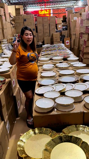 1.1K reactions · 76 shares | gold lining plates and glasses for monday’s live selling mga madam #plates #glasses | Bebelog Japan Surplus and Local product | Facebook