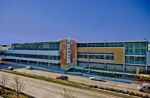 Limo Service to Midway Airport | Transportation Service to Midway Airport | Midway Airport Limousine Service | Car Service to Midway Airport | Book, Hire, Rent (773) 992-0902