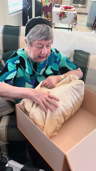 Mom gets first Louis Vuitton #handbags #handbag #louisvuitton #backpack #mothersday #happymothersday