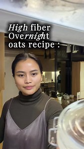 Turn your protein shake into a complete meal. If you’re always hungry before lunch, upgrade your breakfast with overnight oats protein shake—high-fiber carbs and 20g protein to keep you full for hours. Macros per serving (approx.): • 5–6 tbsp oats: 150–180 kcal • 1 tbsp chia seeds: 60 kcal • 1 tbsp flaxseeds: 55 kcal • 250 mL oat milk: 110 kcal • Protein shake: 240 kcal Total meal: ~615calories Protein: ~25–30g total Fiber: 8–10g A nutrient-dense, filling breakfast that keeps cravings low and en