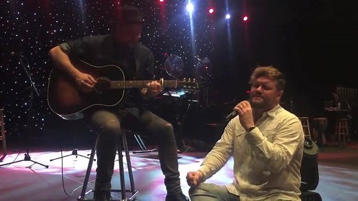 See David sing "Mary Did You Know" as he counts down the last few days of his 16th annual Christmas tour. Tickets available at www.davidphelps.com | David Phelps