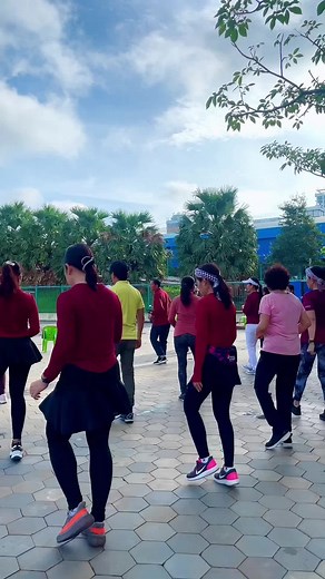 Jolie Na នៅលើ TikTok