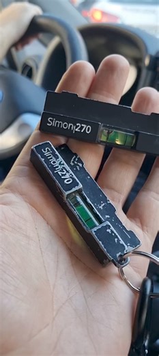 Instalando la serie 270 👇lee de Simon lo vamos a disfrutar intensamente 💙⚡️ Sígueme en YouTube, enlace en primer comentario 😜 #mecanismos #enchufeclean #simon #ManuelAmate #DomoElectra | Domo Electra