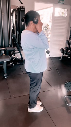 como fazer biceps no cabo polia baixo com corda treino para idosos #exercício #fitness #training
