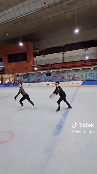 Figure Skating Duet with @Peseluncur