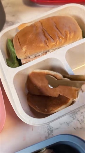 Pack my breakfast with me 🥪🍓🥞 #breakfastprep #snackbox #adultlunchables #asmr | Juli Jeysa Kite