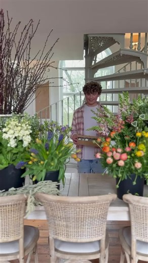 Spring Flower Decorating Ideas for Your Tablescape