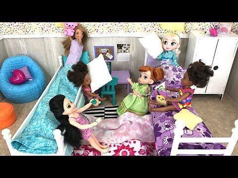 Sleepover! Barbie Sisters Slumber Party Elsa and Anna Toddler Dolls | Naiah and Elli Doll Show #8