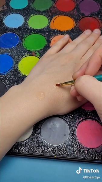 🧛‍♀️ 🦇 🧛‍♂️ Sfx vampire bites diy. #sfxtutorial #artistsoftiktok #learnontiktok #sfxartist #sfxmakeup