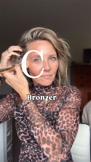 Kimberly Weimer on Instagram: "There are so many options with bronzer and blush! If you found this helpful then you are exactly who I create for✨ binge watch my content! For the links to my bronzer and blush by @seintofficial comment INSTRUCT #matureskinmakeup #over50makeup #teacher"