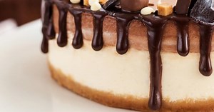 Deze feestelijke After Eight cheesecake maak je zónder oven