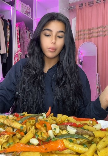 Vidéos de So Kahina (@souk.henna) avec son original - So Kahina