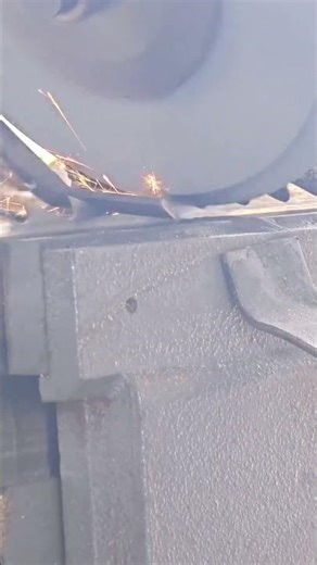 how the machine works to sharpen wood saw blades #machineworks #sharpen #wood #sawblades