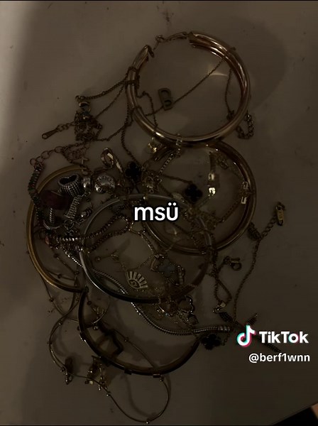 berf (@berf1wnn) adlı kullanıcının Yalan - Ceren Sagu ile oluşturduğu videoları