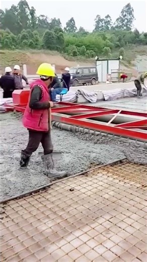 Roller paving process of concrete road