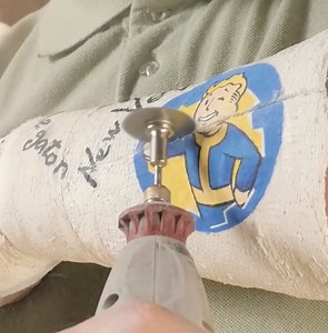 202K views · 237 reactions | ¡Bricolaje de un estuche para Pip-Boy de Fallout! Tu equipo de supervivencia para después del Apocalipsis | En modo Madera | Facebook