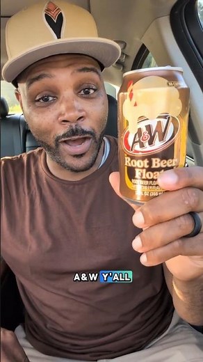 A&W Root Beer Float vs Mug Vanilla Howler Float 🥤 Which One Wins?