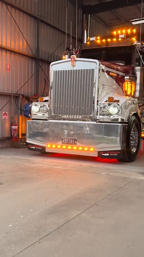 1.6M views · 57K reactions | A classic T909 with an even more classic song cover 藍 TikTok: @ashleygorton95 #kenworthtrucks #kenworthaustralia #t909 | KENWORTH Australia | Facebook