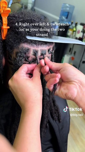 Two Strand Tutorial 🥰 #twostrandtwist #menlocs #menlocstyles #womenlocstyles #locstylesforwomen #locstylesformen #locretwist #retwist #retwist #retwistlocs #cleanparts #fyp #travelstylist #locmaintenance #locspecialist