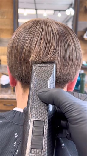 287K views · 949 reactions | Oster octane hair clippers are the best tool to have as the barber , easiest way to remove the bulk! #osteroctane #HairClipper #samsbarbershop | Sam's Barber Shop LLC | Facebook