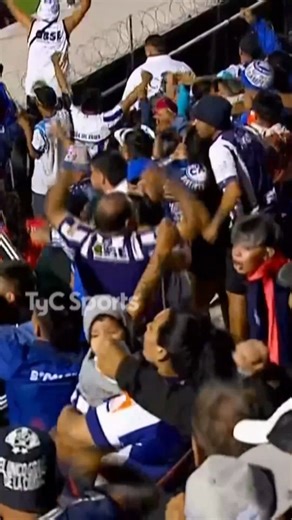 TyC Sports on Instagram: "¡EL GOLAZO DE SARMIENTO (LB)! Roldán le metió un fierrazo y clavó esta gran definición ante Lanús, en el marco de los 32avos de final de la Copa Argentina."