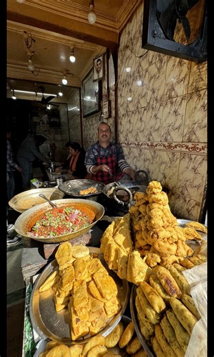 1.1M views · 10K reactions | Shimla Mein Local ka Favourite Breakfast | Pettoo singh | Facebook