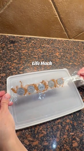 Don’t forget to put 5 coins add cinnamon for extra power on top of your door before the new year,remove them on the 1st and spend or give away the money ( as you come in and out of your house, money will following in for the new year) share this for 12 people eat 12 grapes under the table,one wish for each grape.has to done during that first minute of the year!💰💵#lifehacks #newyear #newyear2026 #money #lucky