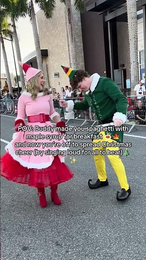 It’s beginning to look a lot like Christmas 🎅🎄 | Buddy The Elf & Jovie spotted at UTC Sarasota 🎄