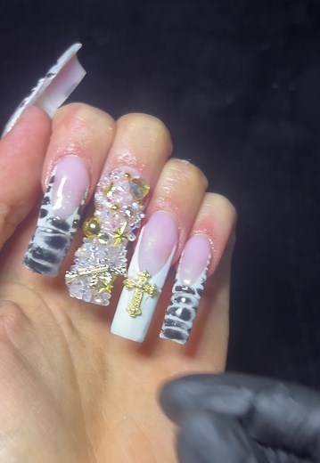 Getting Acrylic Nails Done: My First Experience