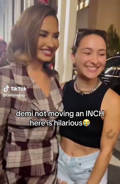 Demi Lovato's Hilarious Motionless Moment