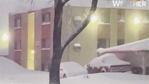 Snow train stops in North Dakota, Fargo under blizzard warning