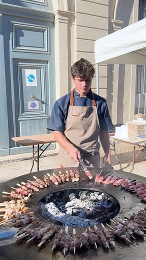 11K views · 125 reactions | Il y a un an, les portes des halles de Béziers s’ouvraient. Aujourd’hui, les rires, les saveurs et la bonne humeur remplissent les halles chaque jour 﫶 Alors rendez-vous les 15 et 16 novembre pour célébrer 1 an de moments partagés et fêter ça comme il se doit ! 拾 | Halles de Béziers - Biltoki | Facebook