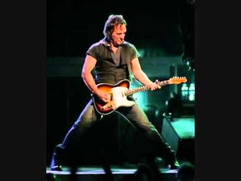 Bruce Springsteen- Dancing in the Dark (Lyrics)