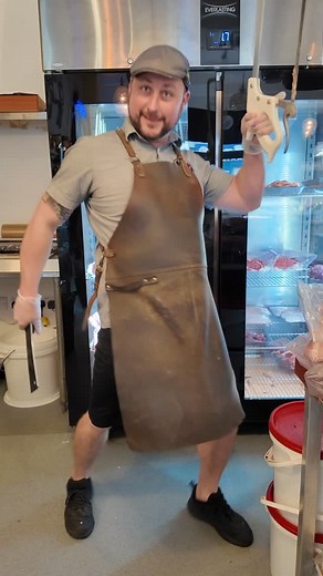 Just your friendly neighbourhood butcher dancing around the shop with two MASSIVE knives… as you do. 🔪😂 If your blades are looking a bit tired, blunt or dangerously butter-knife-vibes, we can help: £2.50 per blade or 5 blades for £10 Drop off on Tuesdays & collect on Thursdays. And for the record… Please do NOT dance with knives at home. Uncle Beef insists he’s got “excellent coordination” we remain unconvinced. | Uncle Beef Ltd