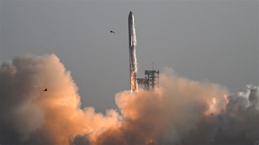 SpaceX explosion seen across South and Central Florida. Why did the SpaceX rocket explode?